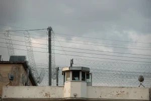 Εντοπίστηκαν κινητά τηλέφωνα σε έφοδο στις φυλακές Κορυδαλλού