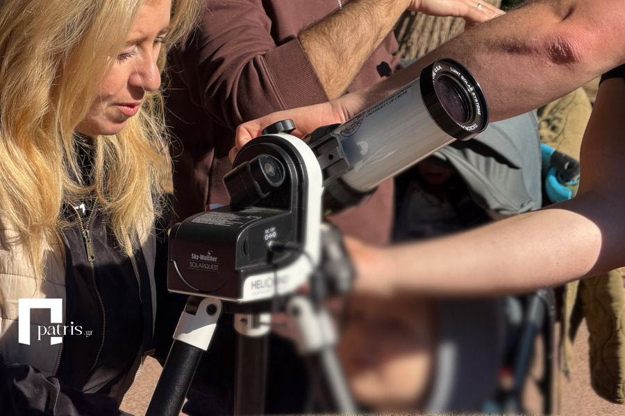 Μικροί και μεγάλοι παρατήρησαν τον ήλιο στο κέντρο του Ηρακλείου