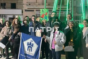 (ΦΩΤΟ): Έψαλαν τα κάλαντα σε μορφή καντάδας στη Φορτέτσα