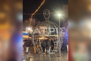 Άναψαν για λίγο και… έσβησαν τα χριστουγεννιάτικα λαμπιόνια στο Ηράκλειο