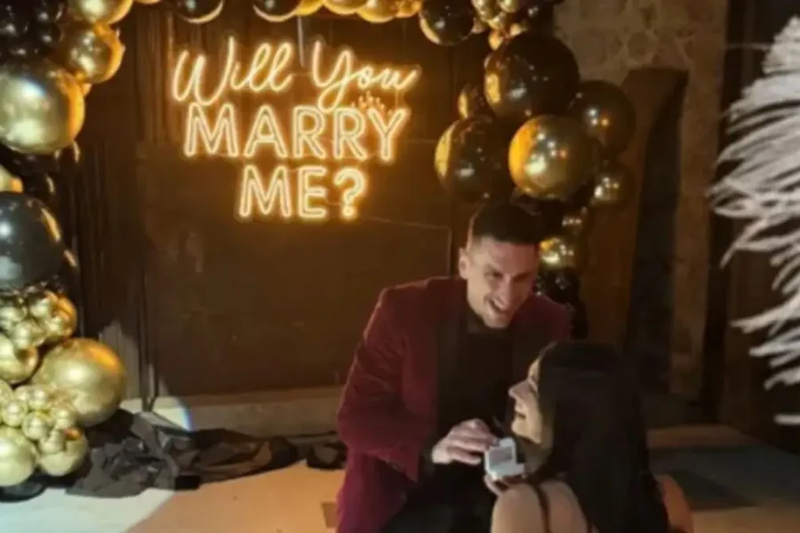 Ο Γιαννούλης Λαρεντζάκης έκανε πρόταση γάμου στην Γιώτα Γεωργοπούλου