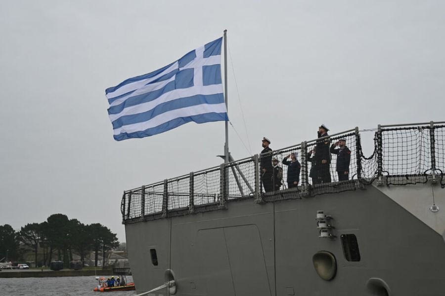 Η ελληνική σημαία υψώθηκε στη φρεγάτα «Κίμων»: Πως αλλάζει τους όρους στο Αιγαίο η πρώτη ελληνική Belharra