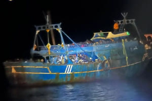 Πώς φεύγουν οι βάρκες για την Κρήτη από το «στρατόπεδο συγκέντρωσης» των δουλεμπόρων στο Τομπρούκ της Λιβύης