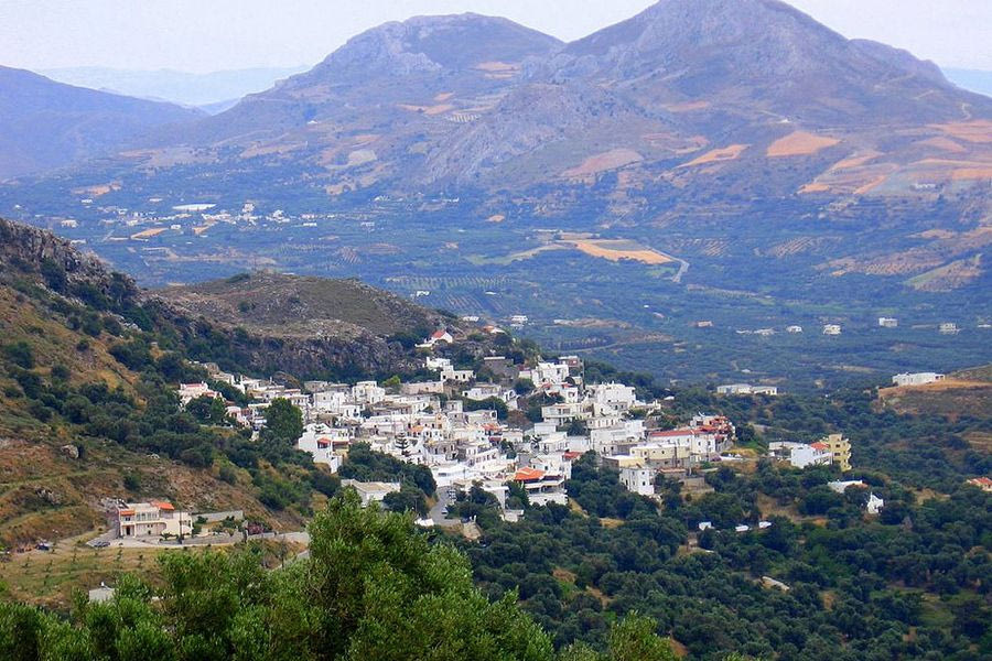 Πέντε σύγχρονες κατοικίες για γιατρούς και εκπαιδευτικούς – Ένας δήμος της Κρήτης δίνει λύση για την στεγαστική κρίση