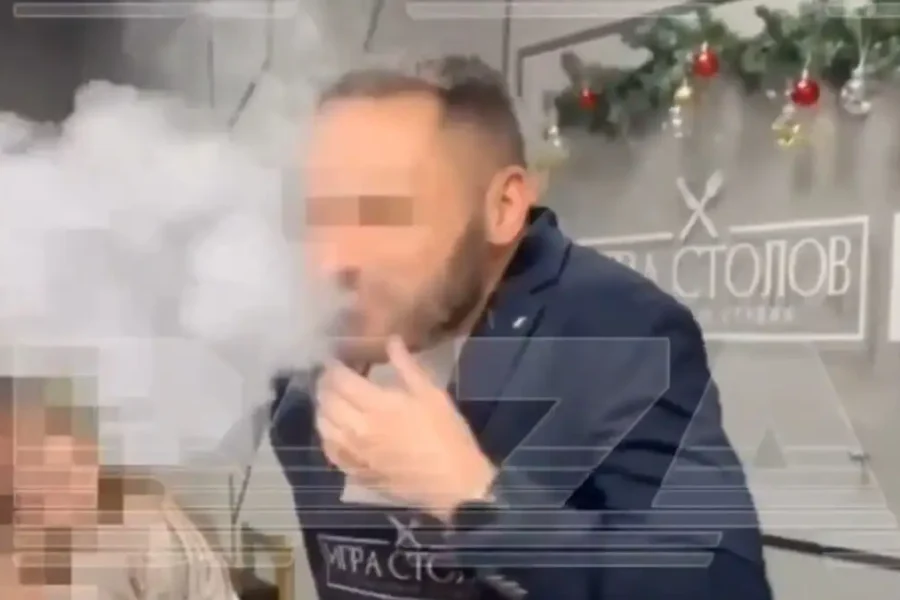 Ρωσία: Χαροπαλεύει 38χρονος που ήπιε κοκτέιλ με υγρό άζωτο που του σέρβιρε γνωστός σεφ