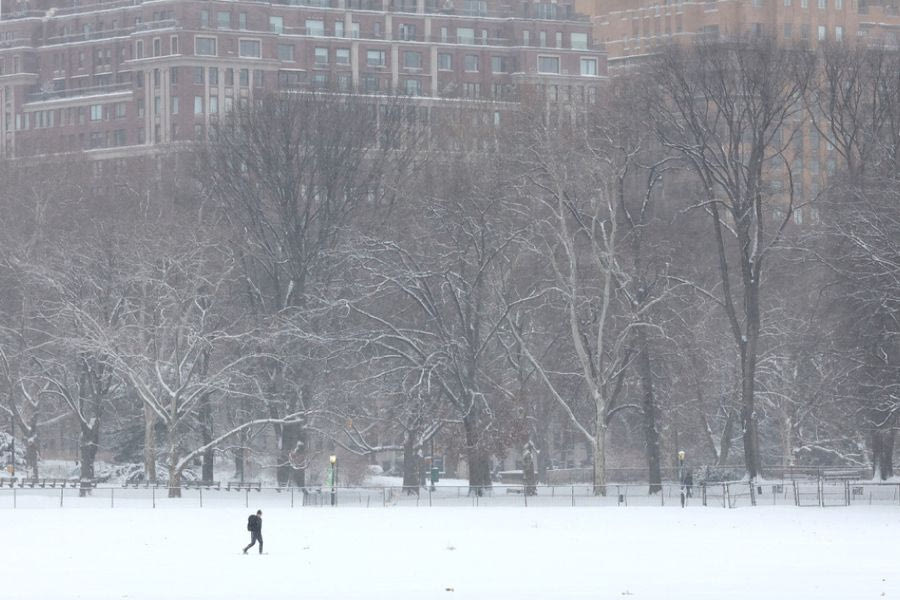 Σφοδρή χιονοθύελλα «παγώνει» Νέα Υόρκη και Νιου Τζέρσεϊ – Χιλιάδες ακυρώσεις πτήσεων