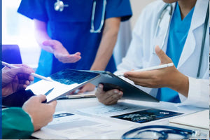 Νοσοκομεία: Υπερκόπωση, λάθη, «αποκλειστικές» και συγγενείς σε βάρδιες