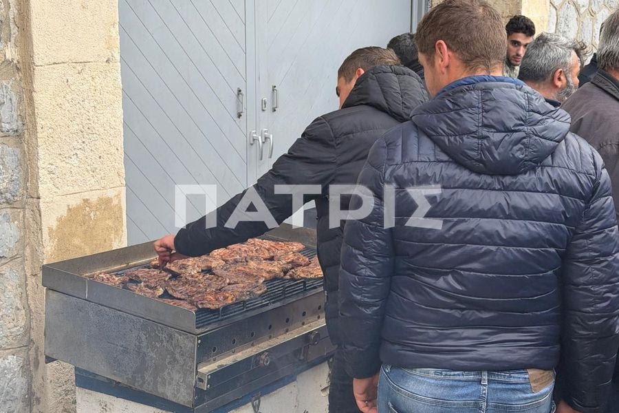 Μπλόκο με… ψησταριές στην Αποκεντρωμένη: Οι αγρότες δεν φεύγουν