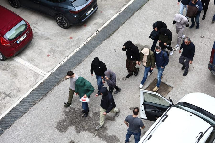 ΟΠΕΚΕΠΕ: Ελεύθερες με εγγύησεις “μαμούθ” η σύζυγος και η αδερφή του 47χρονου αγροτοσυνδικαλιστή