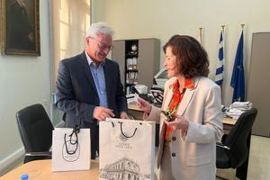 Στη Λότζια η πρέσβειρα της Γαλλίας Laurence Auer