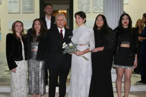 Γιάννης Ραγκούσης και Μαρίνα Κοντοτόλη παντρεύτηκαν στην Αγία Σοφία Ακροπόλεως