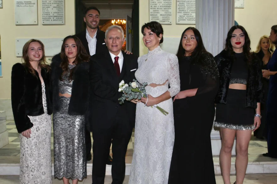 Γιάννης Ραγκούσης και Μαρίνα Κοντοτόλη παντρεύτηκαν στην Αγία Σοφία Ακροπόλεως