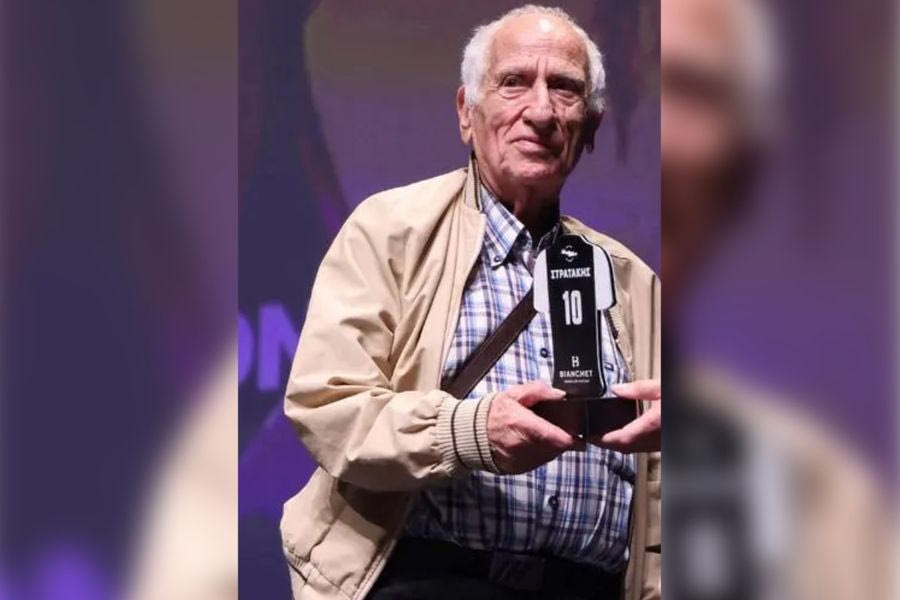 Γιώργος Στρατάκης: Ο «λυράρης των γηπέδων» με τις 700 συμμετοχές στον ΟΦΗ