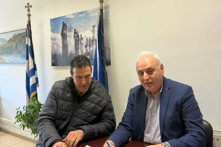 Υπογραφή σύμβασης νέου εργαζομένου για το πρόγραμμα ΚΗΦΗ στον δήμο Βιάννου