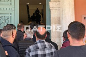 (ΒΙΝΤΕΟ & ΦΩΤΟ) Μηχανοκίνητη πορεία των ταξί στο Ηράκλειο – Σύσκεψη στην Περιφέρεια