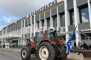 Τι καταγράφουν οι κρυφές κυλιόμενες δημοσκοπήσεις σε Κρήτη και Θεσσαλία, όπου κυριαρχούν τα μπλόκα; Στο Μαξίμου, έχει ενεργοποιηθεί και πάλι το «κουμπί πανικού»