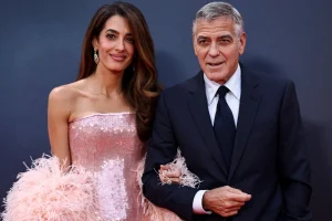 Ο Τζορτζ Κλούνεϊ, η Αμάλ Αλαμουντίν και τα παιδιά τους απέκτησαν τη γαλλική υπηκοότητα