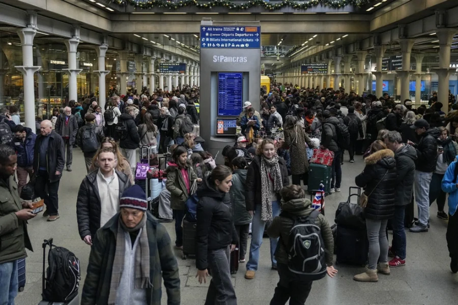 Ακυρώσεις και καθυστερήσεις στα δρομολόγια των τρένων της Eurostar λόγω προβλημάτων στη σήραγγα της Μάγχης