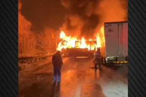 (ΒΙΝΤΕΟ) Kαραμπόλα 50 αυτοκινήτων με τουλάχιστον έναν νεκρό και 26 τραυματίες στην Ιαπωνία