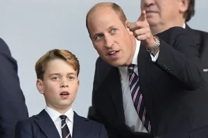 Ο πρίγκιπας Ουίλιαμ και ο 12χρονος γιος του ετοίμασαν γεύματα για άστεγους: Πριν από 32 χρόνια είχε πάει ξανά με την Νταϊάνα