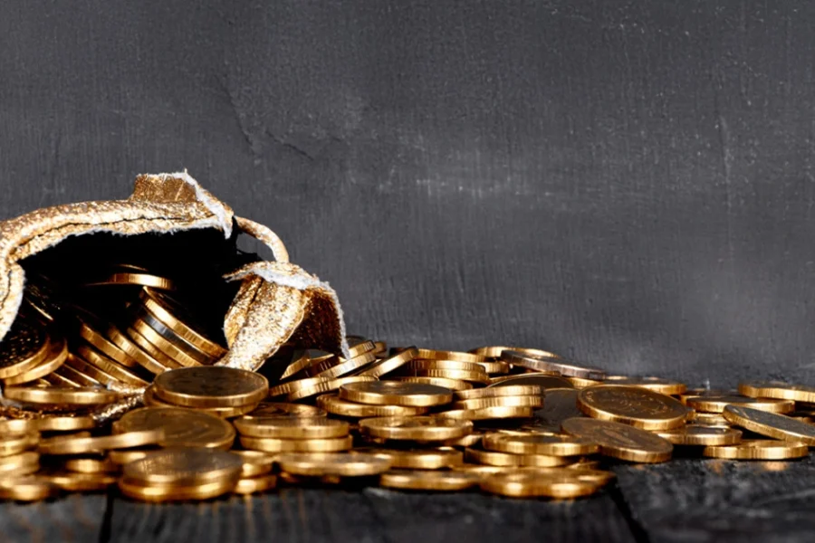 Θεσσαλονίκη: Απάτη σε βάρος 70χρονης – “Μαϊμού” εργαζόμενοι του ΔΕΔΔΗΕ της απέσπασαν λίρες και κοσμήματα αξίας σχεδόν μισού εκατ. ευρώ