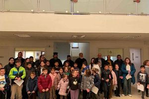 Παιδικές φωνές, χαμογελαστά πρόσωπα και παραδοσιακά κάλαντα στο Δημαρχείο Βιάννου