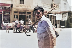 Άνδρας σε δρόμο του Ηρακλείου, το 1957