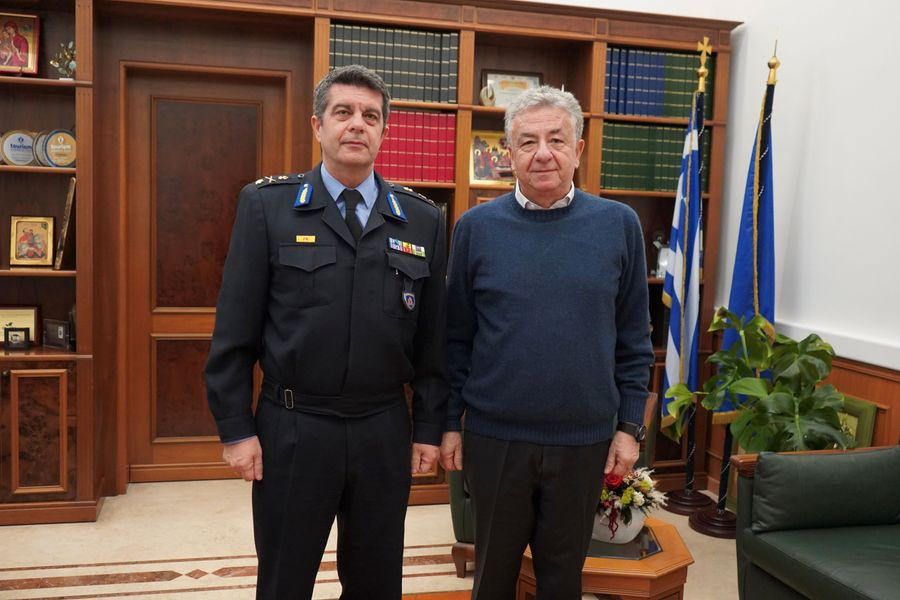 Με το νέο Διοικητή Πυροσβεστικών Υπηρεσιών Κρήτης συναντήθηκε ο Περιφερειάρχης