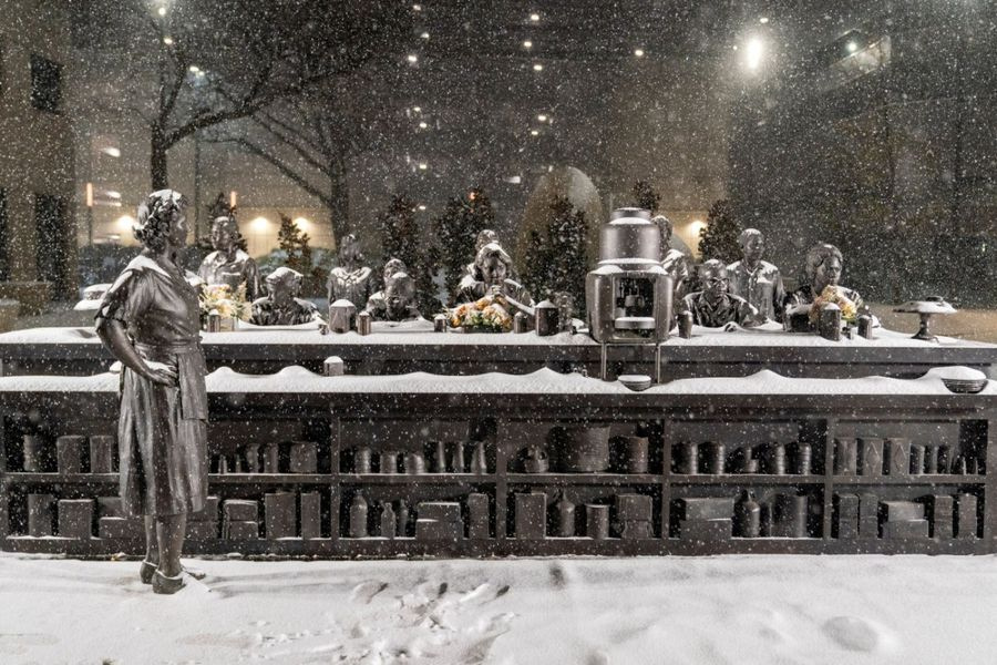 ΗΠΑ: 12 πολιτείες σε κατάσταση έκτακτης ανάγκης λόγω κακοκαιρίας – 10.000 πτήσεις ακυρώθηκαν