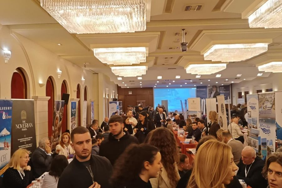 Ρεσεψιονίστ, μάγειρες, σερβιτόροι «έκλεισαν» συμφωνίες με ξενοδοχεία της Κρήτης