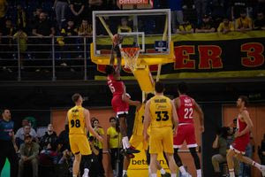 Λύγισε τον Άρη και ολοκλήρωσε αήττητος τον πρώτο γύρο της GBL ο Ολυμπιακός