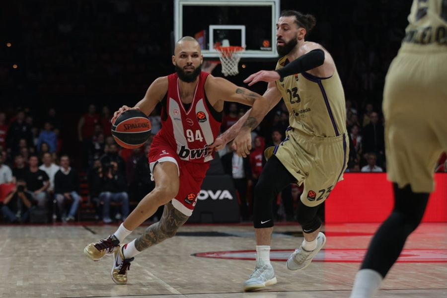 Ευρωλίγκα: Πέμπτη σερί νίκη και 4άδα για τον Ολυμπιακό
