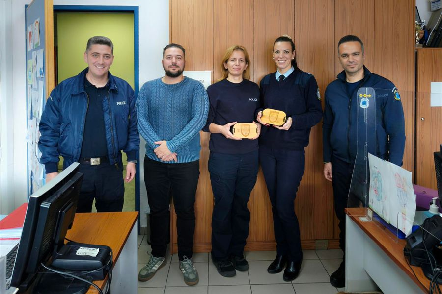 Πρωτοχρονιάτικα δώρα στους αστυνομικούς