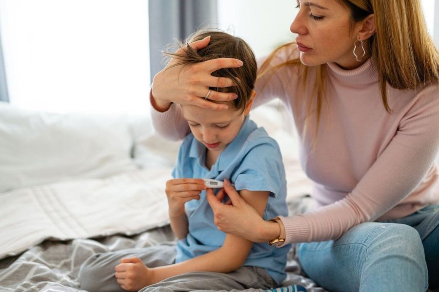 «Άδεια» θρανία λόγω ιώσεων στο Ηράκλειο – Δύο παιδιά στο νοσοκομείο με γρίπη