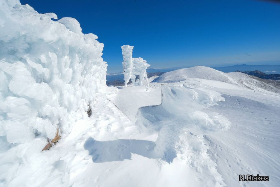 Μαγικές εικόνες από τον χιονισμένο Ψηλορείτη