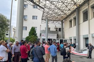 Οι εργαζόμενοι του νοσοκομείου Αγίου Νικολάου αρνούνται να δουλέψουν ακόμη περισσότερο