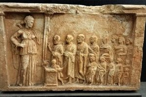 ΥΠΠΟ: Επαναπατρίζονται ελληνικές αρχαιότητες που βρίσκονταν στην κατοχή εταιρείας Robin Symes