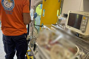  ΦΩΤΟ: «Γέφυρα ζωής» για βρέφος 5 ημερών από την Ρόδο στο Ηράκλειο