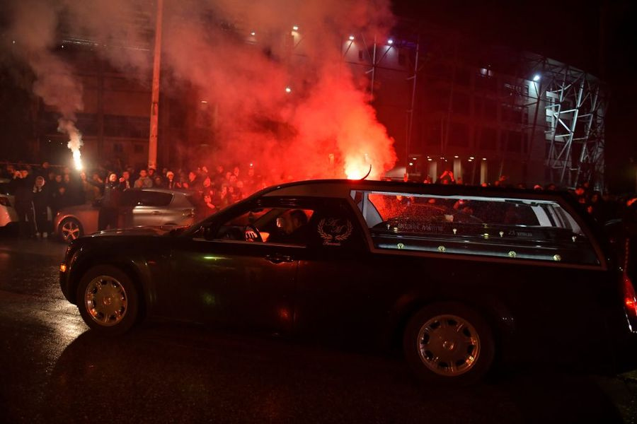 Συγκινητικές στιγμές στο τελευταίο αντίο για τους επτά οπαδούς του ΠΑΟΚ στην Τούμπα