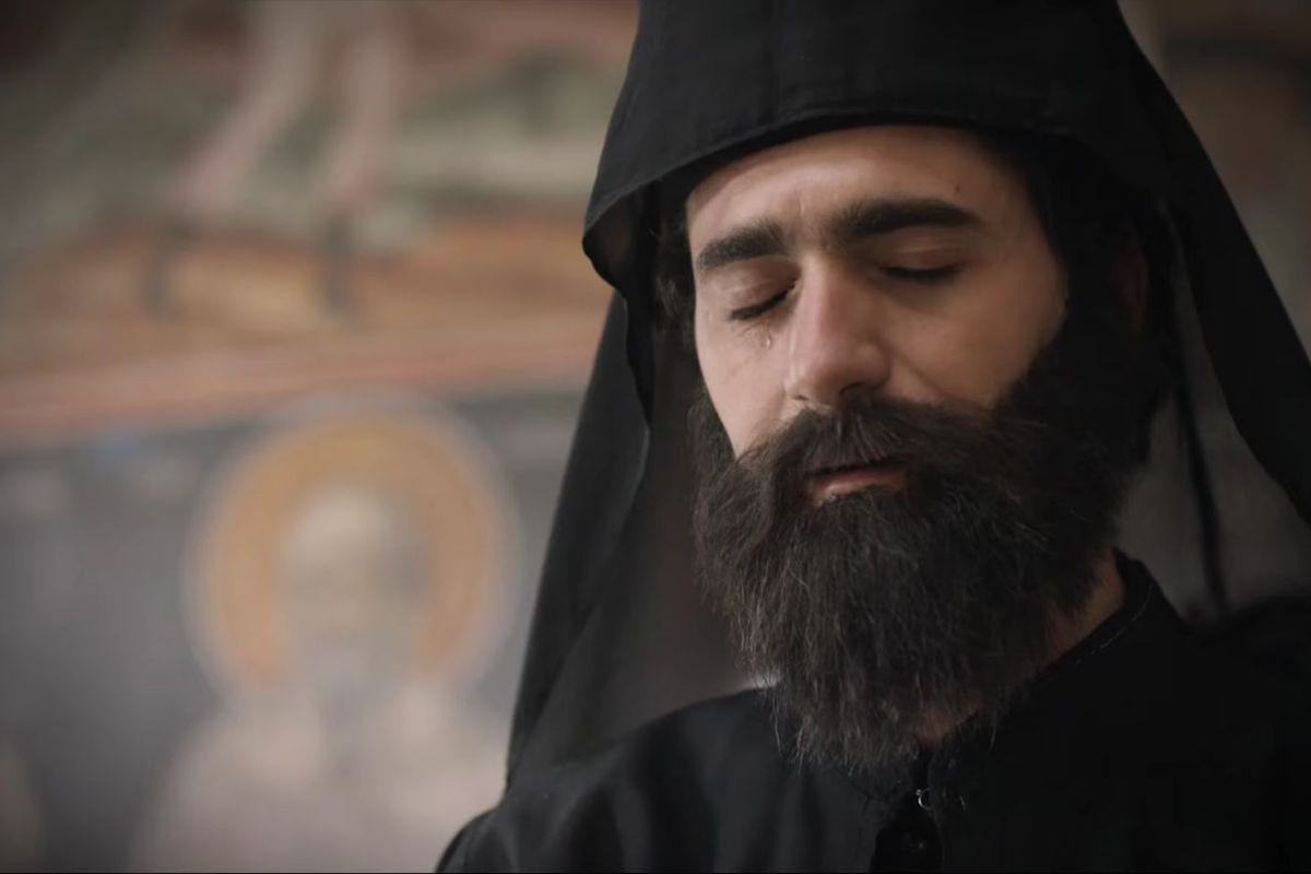 «Ο Άγιος Παΐσιος»: Πίστη, μνήμη και κινηματογραφική ευλάβεια