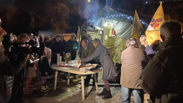 Θεοφάνια στα… μπλόκα για τους αγρότες των Χανίων – Κλιμακώνουν τις κινητοποιήσεις τους