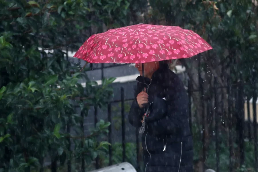 Τηλεργασία και δικαιολογημένες απουσίες στο Δημόσιο ενόψει της κακοκαιρίας