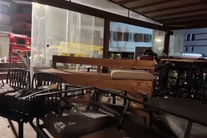 Ελβετία: Εισαγγελείς κάλεσαν τους ιδιοκτήτες του μπαρ στο Κραν Μοντανά