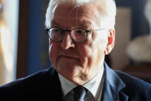 Δριμεία επίθεση Στάινμαγερ στην πολιτική Τραμπ: Nα προλάβουμε την μετατροπή του κόσμου σε άντρο ληστών