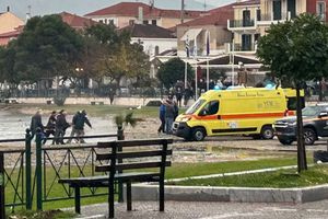 Πώς έγινε η τραγωδία στο Άστρος – Πατέρας ενός 9χρονου παιδιού ο λιμενικός που παρασύρθηκε από τα κύματα