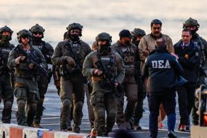 ΗΠΑ: Υπό δρακόντεια μέτρα ασφαλείας η μεταφορά του Μαδούρο στο δικαστήριο