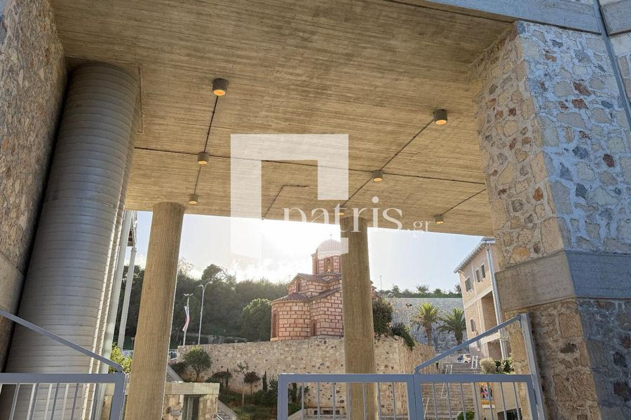 Τζάμπα καίει η λάμπα στο… Πολιτιστικό Κέντρο Ηρακλείου – Ανοιχτά τα φώτα μεσημεριάτικα