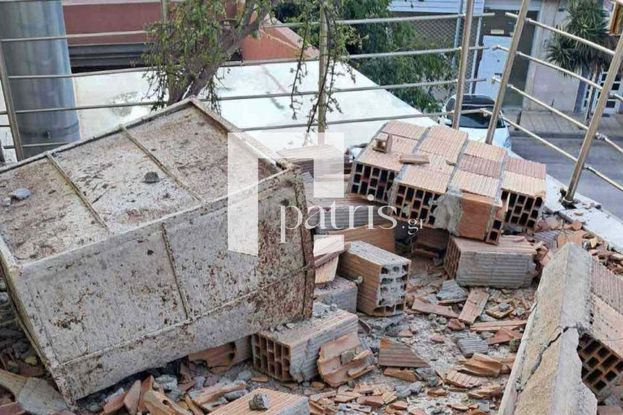 ΦΩΤΟ: Έπεσε τοίχος από τους θυελλώδεις ανέμους στο Ηράκλειο – Αποπνικτική η ατμόσφαιρα από την σκόνη