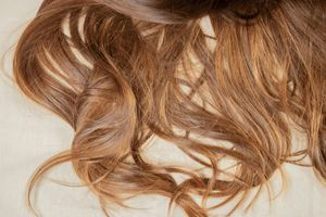 Κραν Μοντανά: Συλλογή μαλλιών για περούκες για τους εγκαυματίες της φονικής πυρκαγιάς