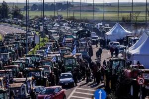 Αποφασίζουν στα Μάλγαρα οι αγρότες, στο τραπέζι κλιμάκωση ακόμη και με κάθοδο των τρακτέρ στην Αθήνα